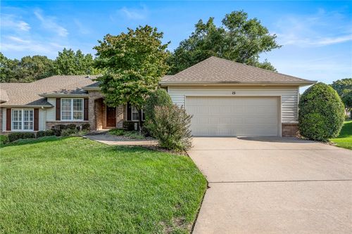 15 Highland Pkwy, Bella Vista, AR, 72715-2376 | Card Image