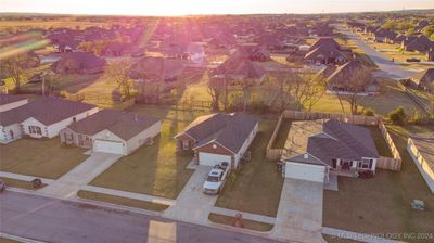 14220 N 73rd East Avenue, House other with 3 bedrooms, 2 bathrooms and null parking in Collinsville OK | Image 2