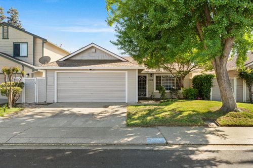 2016 Zeeland Ct, Modesto, CA, 95356-0745 | Card Image