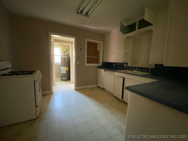 911 S 6 Th St, House other with 3 bedrooms, 3 bathrooms and null parking in Ponca City OK | Image 5