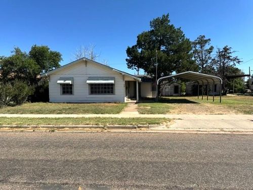 316 W Houston St, Floydada, TX, 79235-3328 | Card Image