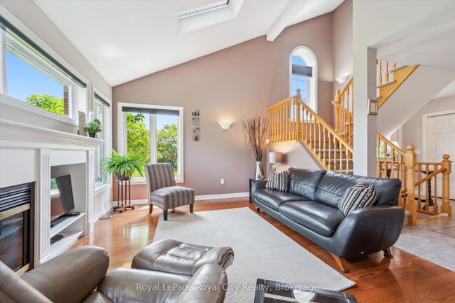 105 Riverwalk Pl, House attached with 2 bedrooms, 2 bathrooms and 3 parking in Rockwood ON | Image 7