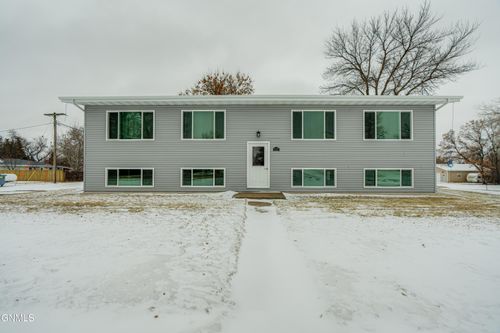 117 3rd St, Center, ND, 58530 | Card Image