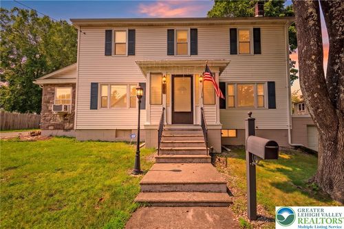 120 S 8th St, Bangor, PA, 18013-2304 | Card Image