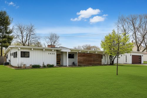 2649 Crawford Ave, Evanston, IL, 60201-4921 | Card Image