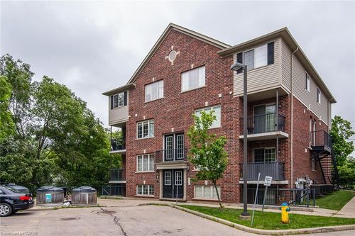 32-950 Highland Rd W, Kitchener, ON, N2N0A5 | Card Image