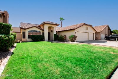 1449 W Islandia Drive, House other with 3 bedrooms, 2 bathrooms and null parking in Gilbert AZ | Image 3