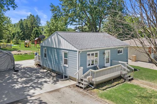 231 E Leonard Street, Watertown, WI, 53098 | Card Image