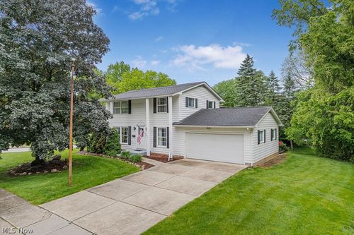 2583 Peach Tree Circle, Stow, OH, 44224 | Card Image