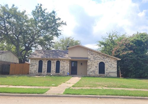 7530 Christie Ln, Dallas, TX, 75249-1028 | Card Image