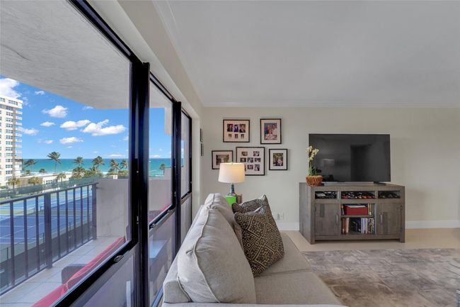 602 - 5100 N Ocean Blvd, Condo with 1 bedrooms, 1 bathrooms and null parking in Lauderdale By The Sea FL | Image 3