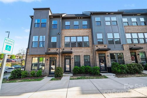 6111 Station Crossing Ave, Charlotte, NC, 28217-3712 | Card Image
