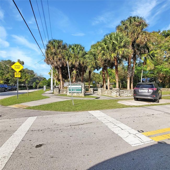 APT-211 - 8950 Ne 8 Th Ave, Condo with 2 bedrooms, 2 bathrooms and null parking in Miami FL | Image 12