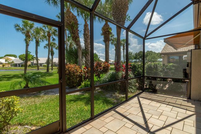 8057 Cassia Dr, Condo with 3 bedrooms, 2 bathrooms and null parking in Boynton Beach FL | Image 7