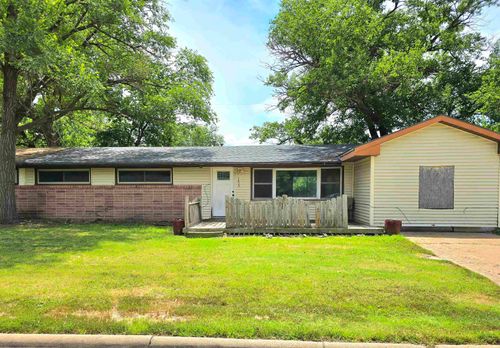 1415 Brittany Ave, Salina, KS, 67401-8004 | Card Image
