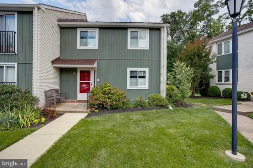 10 E Close, MOORESTOWN, NJ, 08057-2747 | Card Image