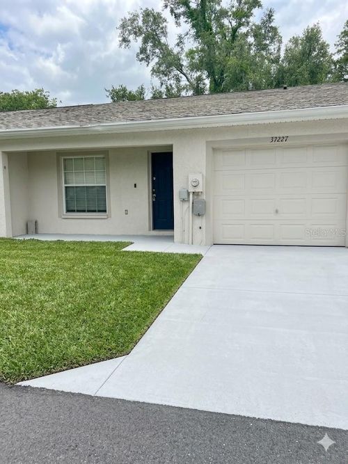 37227 Grassy Hill Ln, DADE CITY, FL, 33525-5207 | Card Image