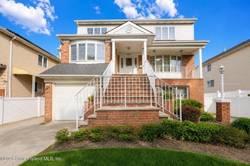240 Mill Rd, Staten Island, NY, 10306-4745 | Card Image