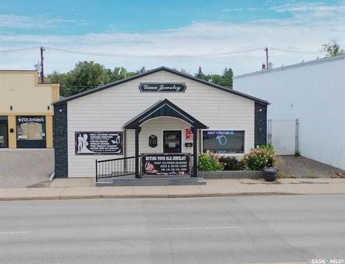 240 High St W, Moose Jaw, SK, S6H1S8 | Card Image