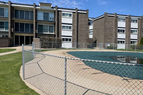 apt-m10-10109 Cherry Pkwy, Skokie, IL, 60076-1032 | Card Image