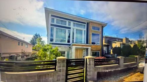 ground-level-6190 Clinton St., Burnaby, BC, V5J2M7 | Card Image