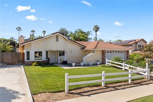 2170 Kiwi Cir, Corona, CA, 92879-3145 | Card Image