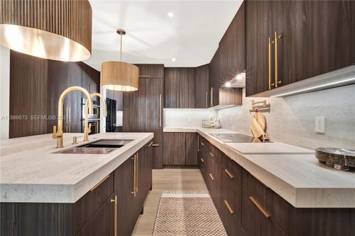 600 San Antonio Ave, Coral Gables, FL, 33146-1321 | Card Image