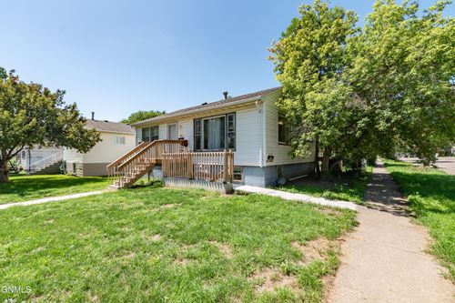 320 N 19th St, Bismarck, ND, 58501-4748 | Card Image
