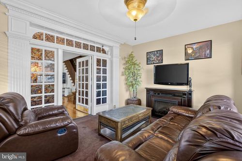 6016 Cobbs Creek Pkwy, PHILADELPHIA, PA, 19143-2327 | Card Image
