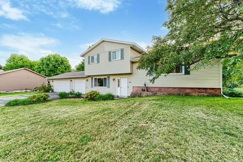 N7051 Bice Ave, Holmen, WI, 54636-9204 | Card Image