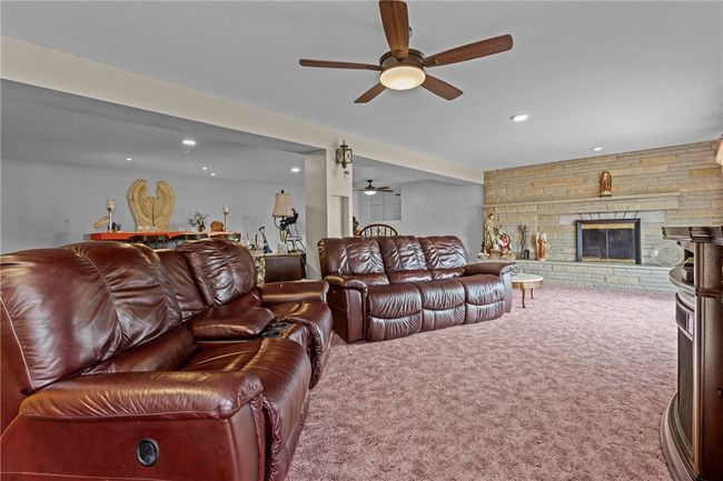 1725 Vance Ave, House other with 4 bedrooms, 3 bathrooms and 2 parking in Coraopolis PA | Image 29