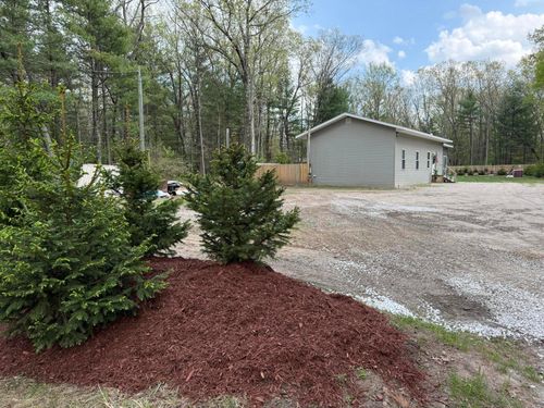 1581 W Lone Pine Dr, Baldwin, MI, 49304-8683 | Card Image