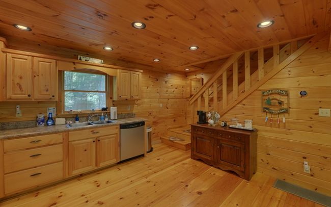 890 Mountain Lake Cir, Home with 3 bedrooms, 3 bathrooms and null parking in Blue Ridge GA | Image 25