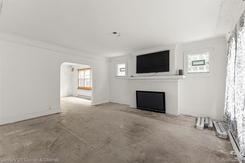 2517 Gladstone St, Detroit, MI, 48206-2289 | Card Image