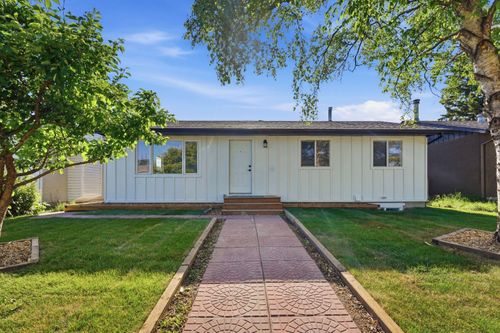 19 Mardale Cres Ne, Calgary, AB, T2A3V4 | Card Image