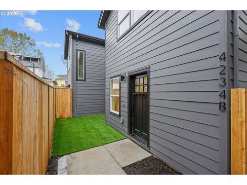2-4234 Se Yamhill St, Portland, OR, 97215-2493 | Card Image