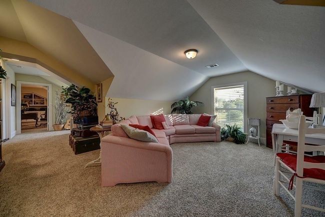 This is the cozy nook at the head of the stairs. | Image 34