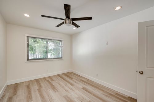 102-505 W 7th St, Austin, TX, 78701-2827 | Card Image