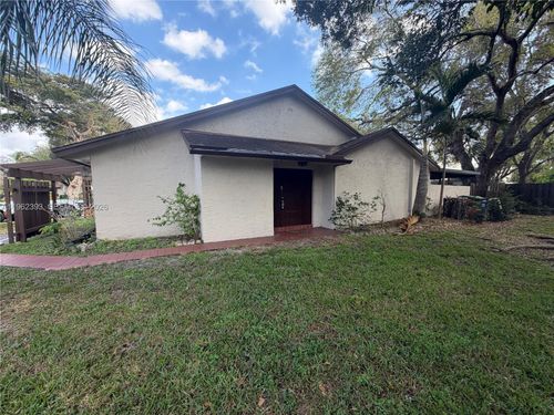 9850-9850 15th Ct, Pembroke Pines, FL, 33024-4471 | Card Image