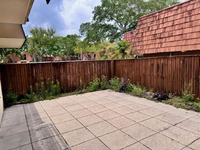 217 Live Oak Ln, Condo with 2 bedrooms, 3 bathrooms and null parking in Boynton Beach FL | Image 13