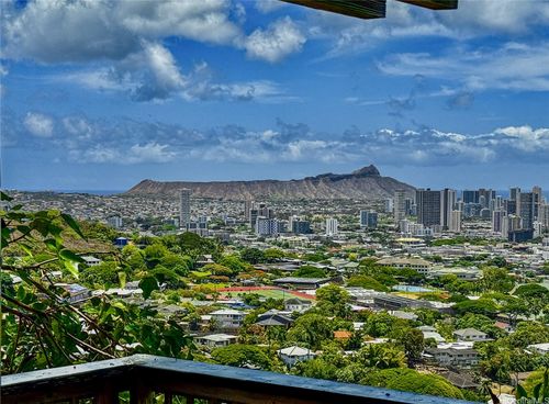 2445 Makiki Heights Dr, Honolulu, HI, 96822-2538 | Card Image