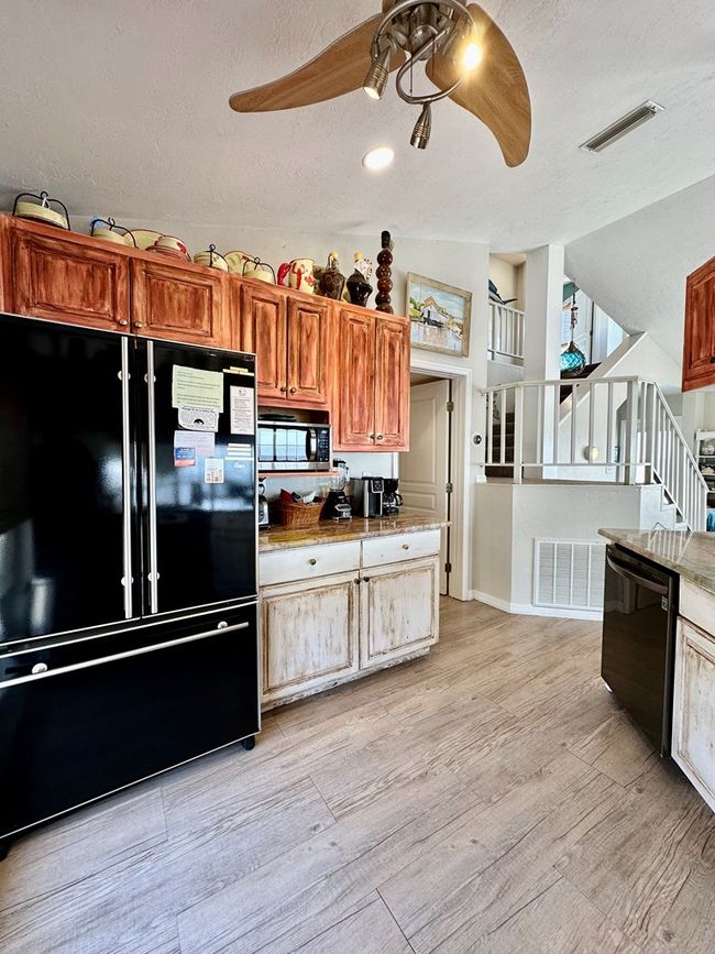 660 1 St St, House other with 3 bedrooms, 4 bathrooms and null parking in CEDAR KEY FL | Image 9