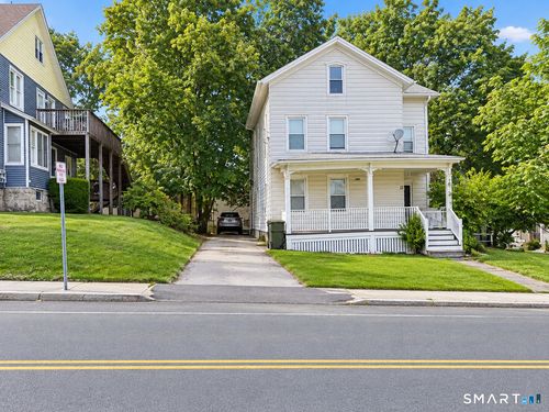 30 Smith St, Danbury, CT, 06810-4724 | Card Image