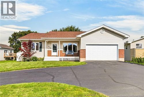 310 Vanier St, House with 3 bedrooms, 2 bathrooms and null parking in Dieppe NB | Card Image