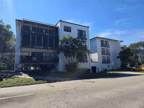 206-6010 S Falls Circle Dr, Lauderhill, FL, 33319-6900 | Card Image