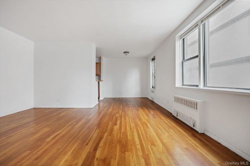 apt-4j-3184 Grand Concourse, Bronx, NY, 10458-1033 | Card Image