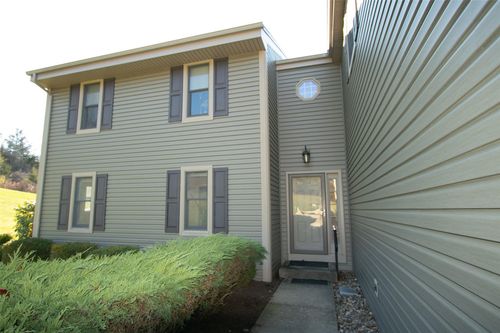 92 N Creek Rd, Staatsburg, NY, 12580 | Card Image