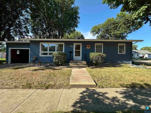 604 Warren St, Luverne, MN, 56156 | Card Image