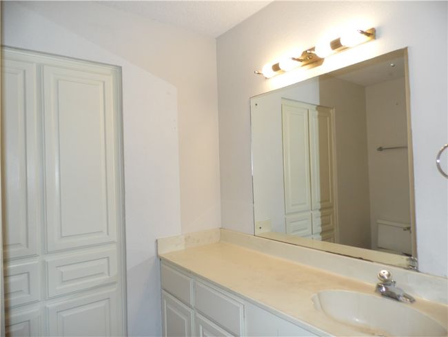 Primary Bathroom | Image 26