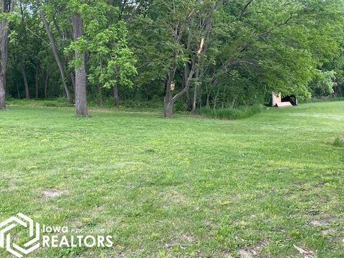 300 W Yocum Ln, Mount Pleasant, IA, 52641-2630 | Card Image